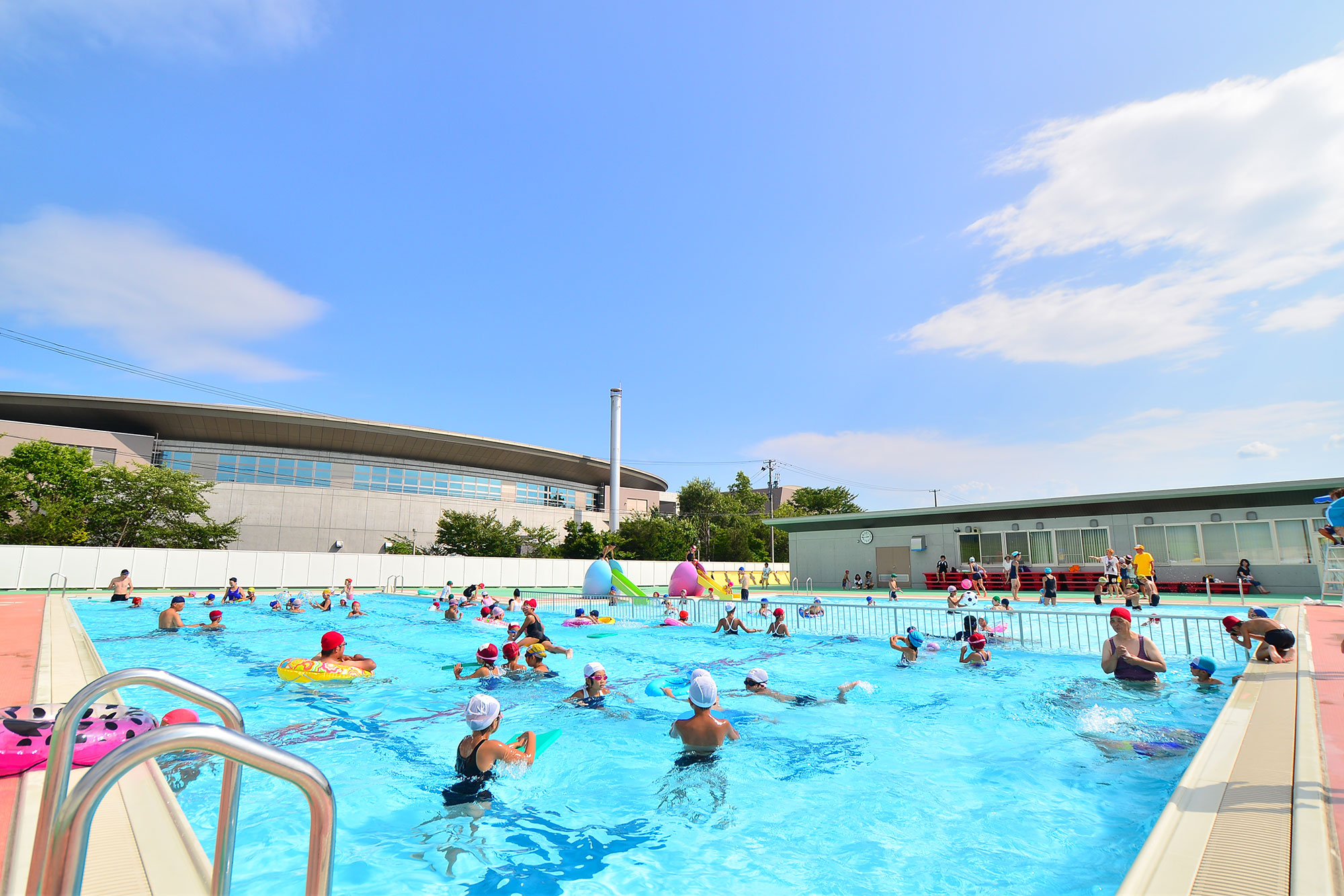 競泳プールの写真