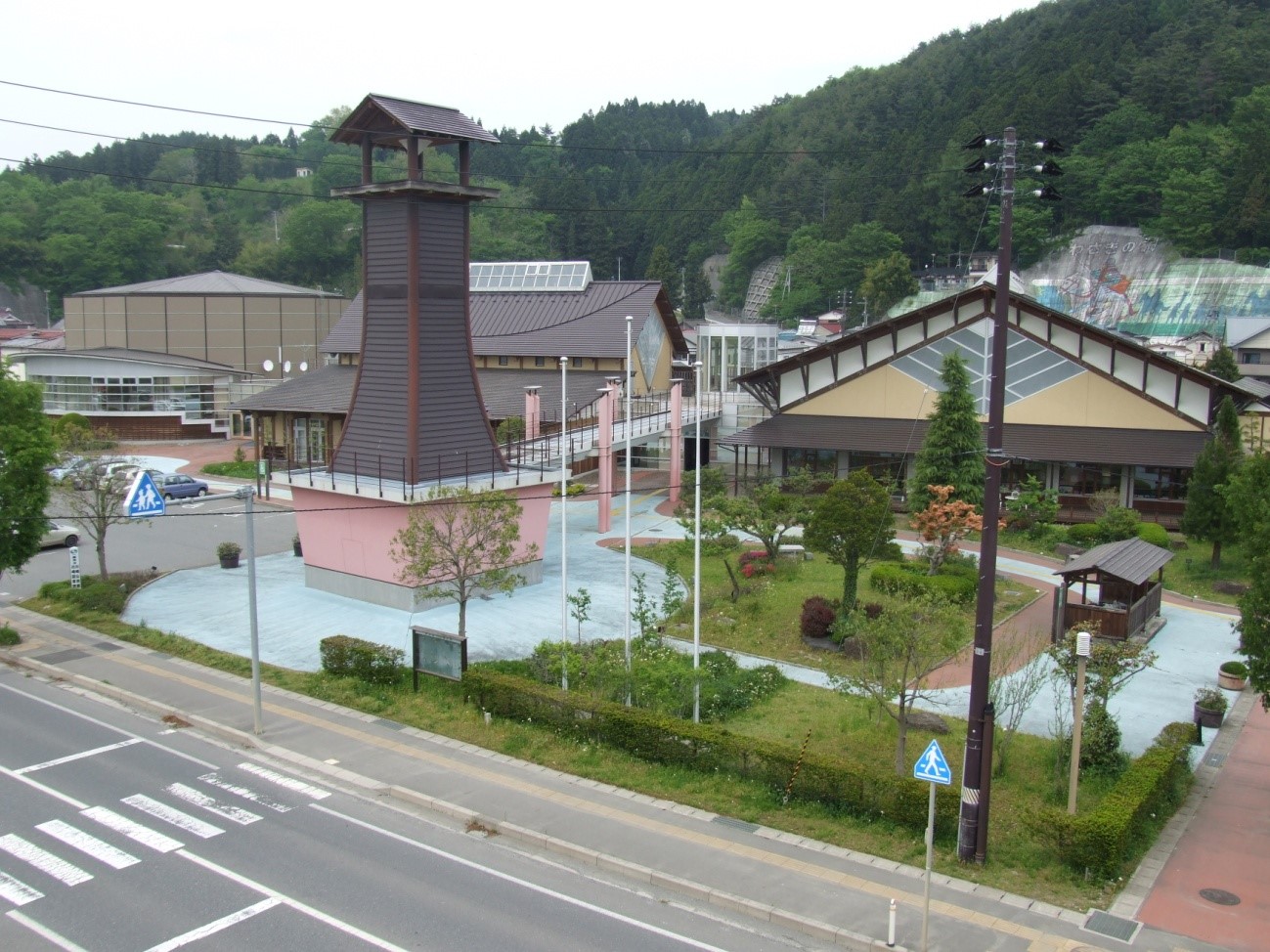 川崎市民センターの外観写真