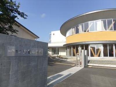 山目小学校校舎外観