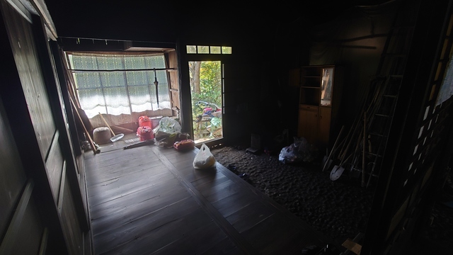 土間