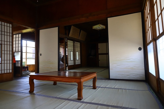 居間