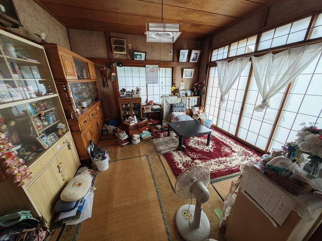 居間