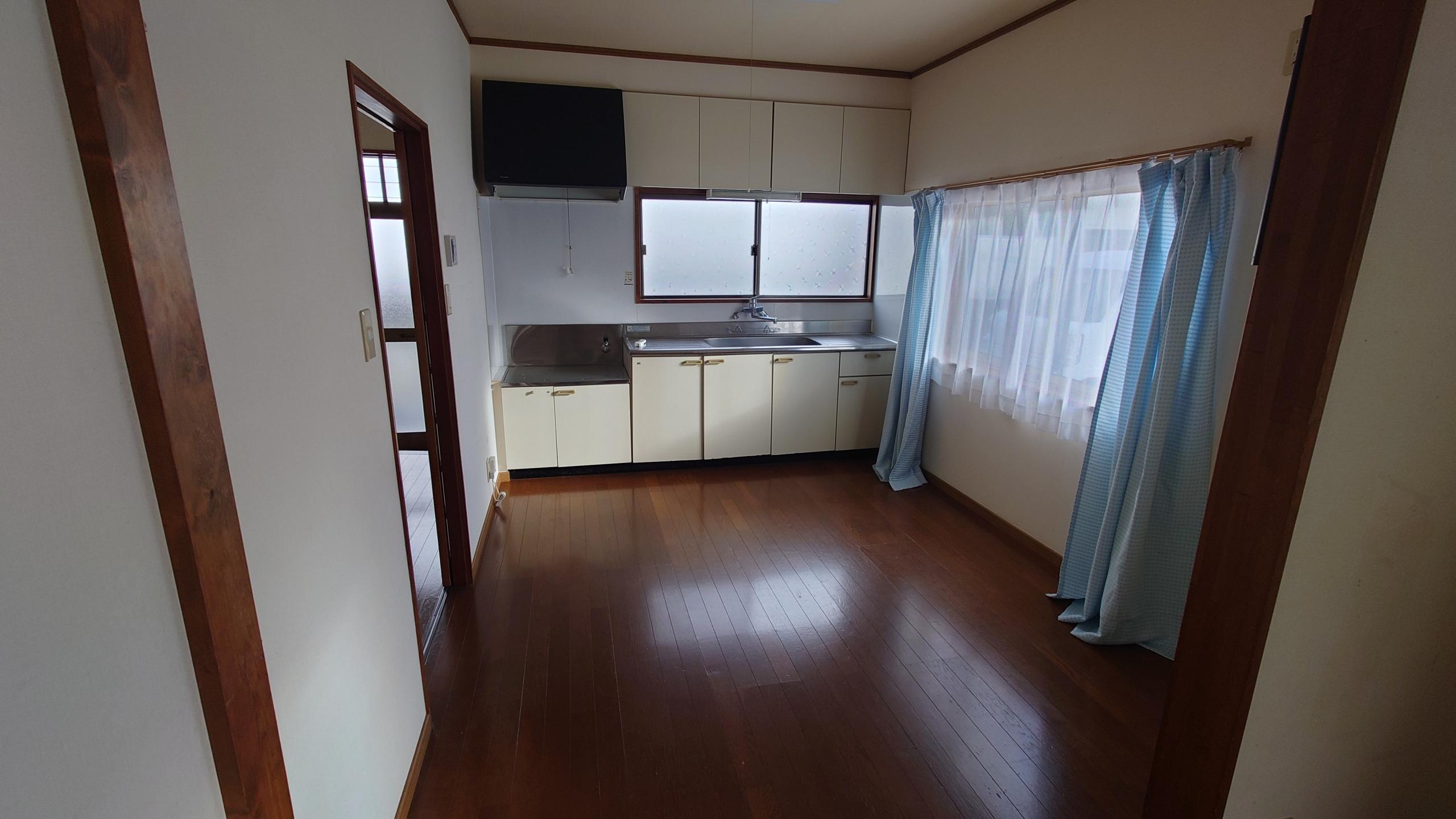 detached 一関市東山町長坂