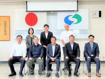 花泉地域内の事業(承継)者との懇談の様子