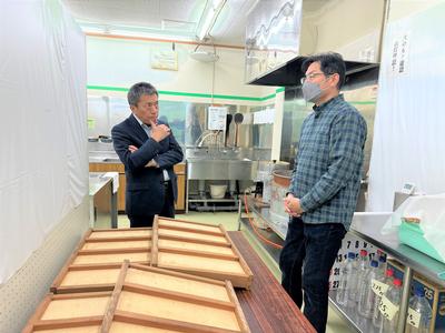 猿沢羊羹製造所、(仮称)国道343号渋民バイパス道の駅の整備予定地の視察の様子