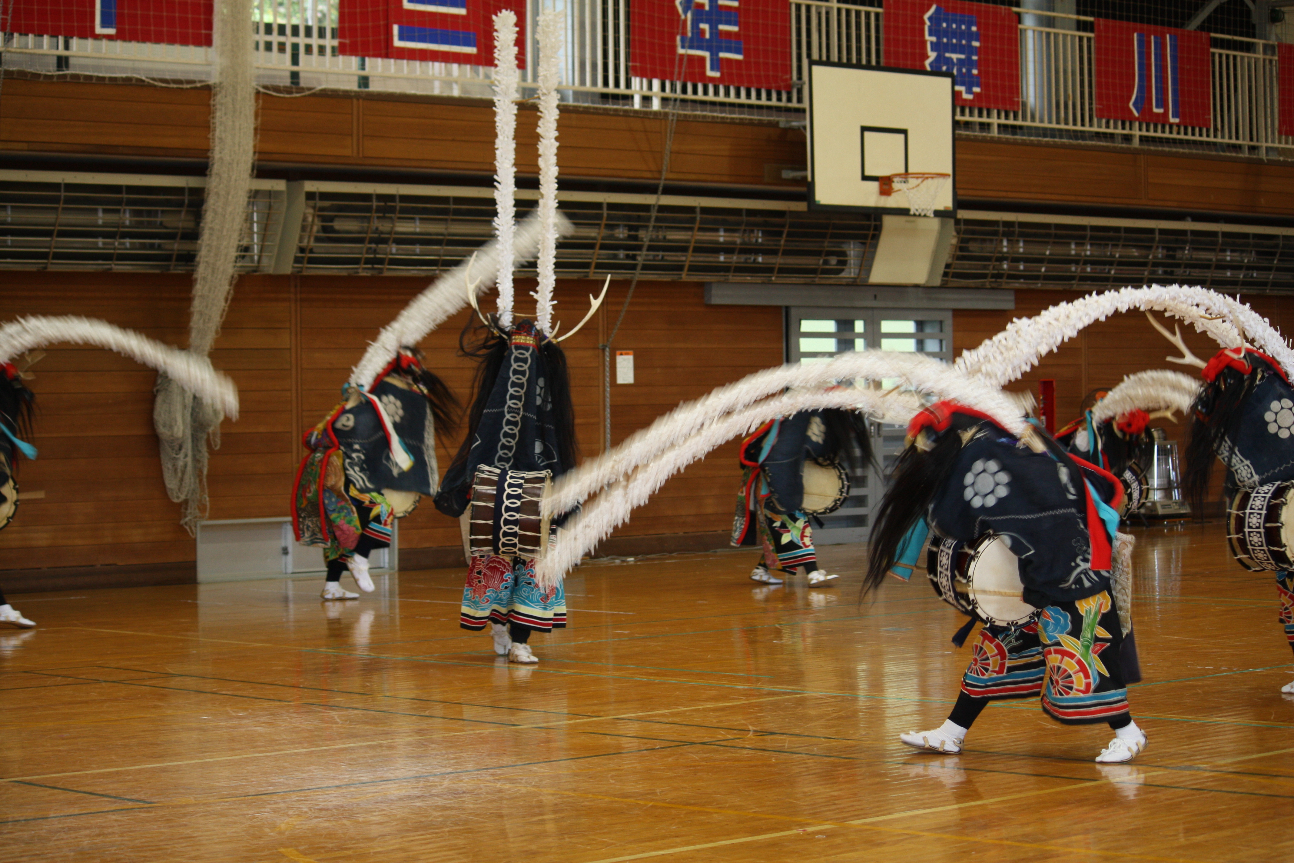 鹿子の頭 しなる