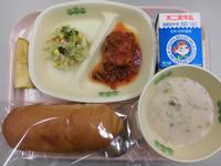 花泉学校給食センターの絵本給食:お豆のスープの献立写真