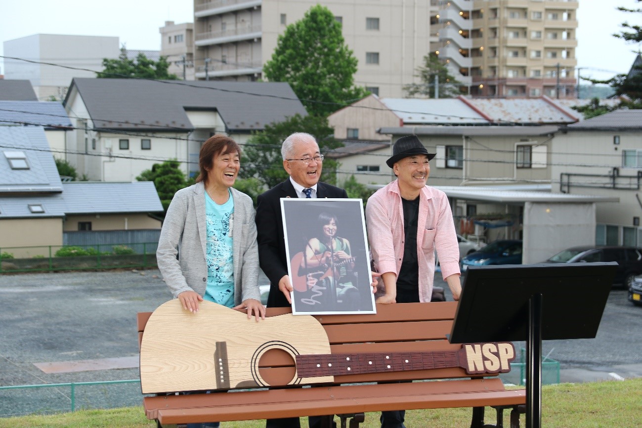 お披露目会のようす(勝部修一関市長、平賀さん、中村さん)